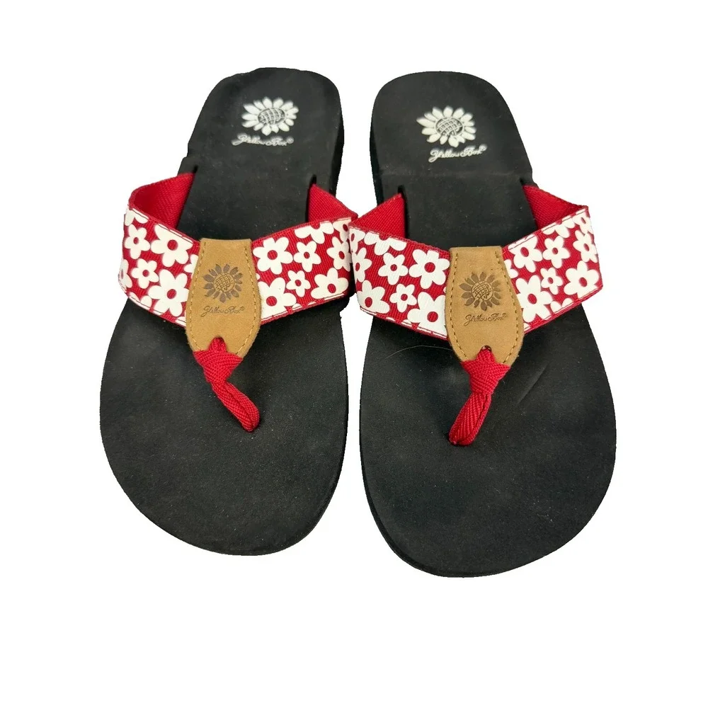 Yellow Box "Rosie" Froamy Red and White Daisy Print Flip Flops Women's Size 9 - Picture 1 of 4